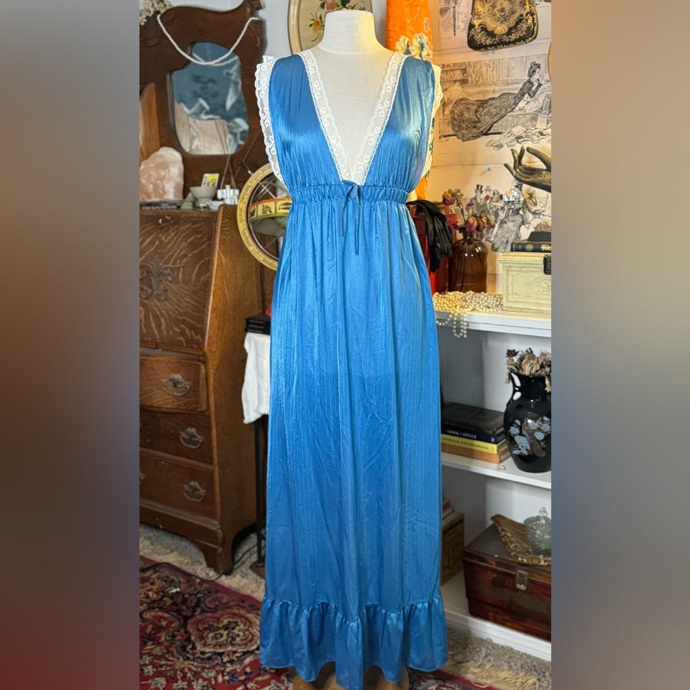 Vintage blue nightgown